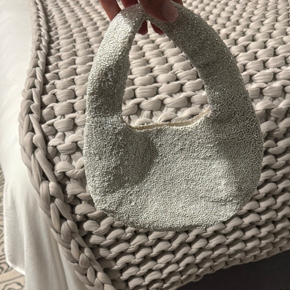 Elegant Cream Beaded Women's Bag - Picture 3 of 4